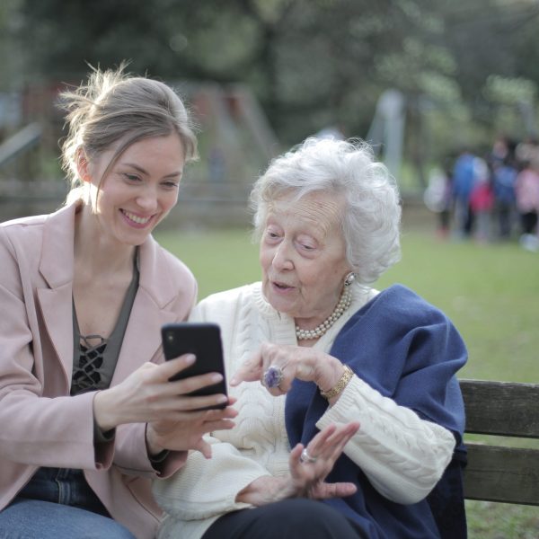 showing-phoneto-old